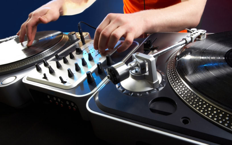 BEST Discjockey Bonn - Service für Hochzeit, Party, Feier, Firmenevent, Event BEST Discjockey Bonn - Service für Hochzeit, Party, Feier, Firmenevent, Event